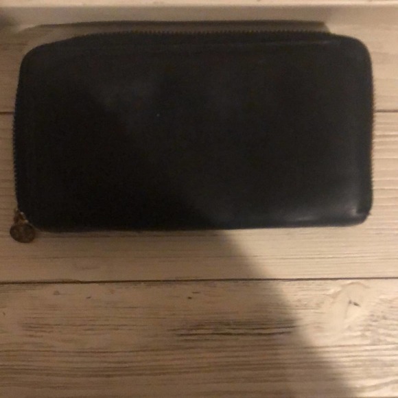 Reserved ***Tory Burch Women’s Black Charlie Zip Around Wallet preowned - Picture 3 of 5